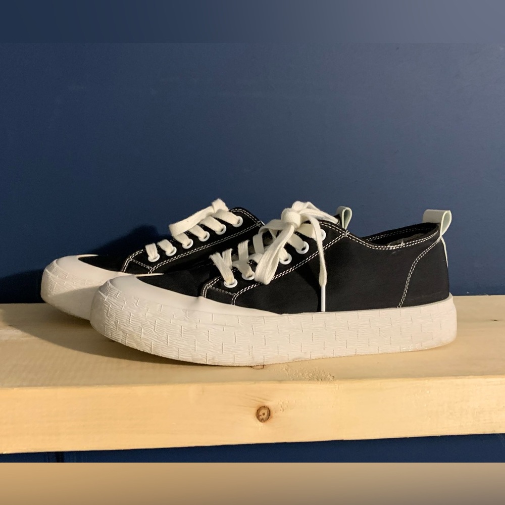 Black Canvas Low-Top Sneakers with White Sole and Laces